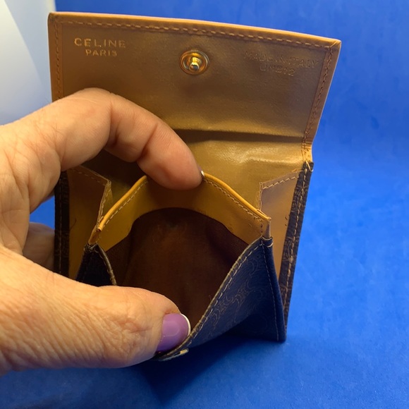 Céline
Macadam Compact In Mustard/Brown Coated Canvas Wallet - Picture 10 of 12